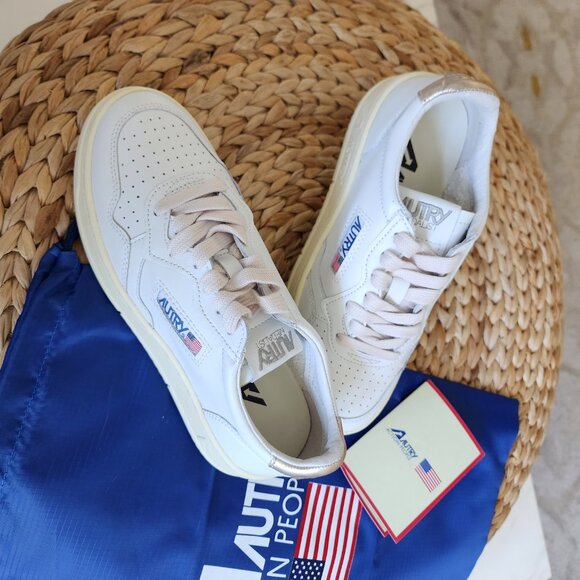 NWT Autry Medalist Low Women’s Sneakers – Retro Vibes in White Gold ✨👟 - Picture 3 of 11